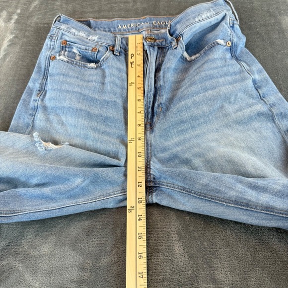 American Eagle Women's Jeans Baggy Jean Size 8 Distressed High Rise Light Wash - Picture 8 of 11